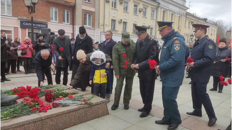В центре Брянска прошли торжества в честь Дня космонавтики