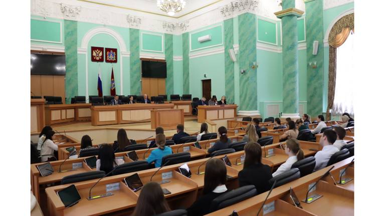 Подведены результаты работы Молодежного парламента Брянской области