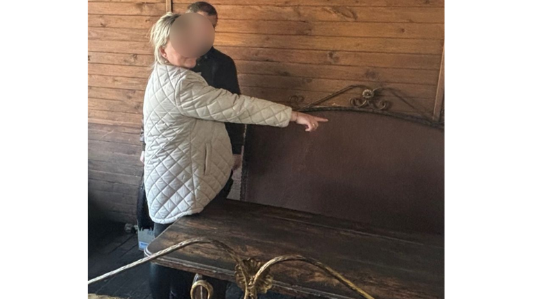 В унечском кафе «Бахус» пьяная женщина «розочкой» обезобразила лицо подруги