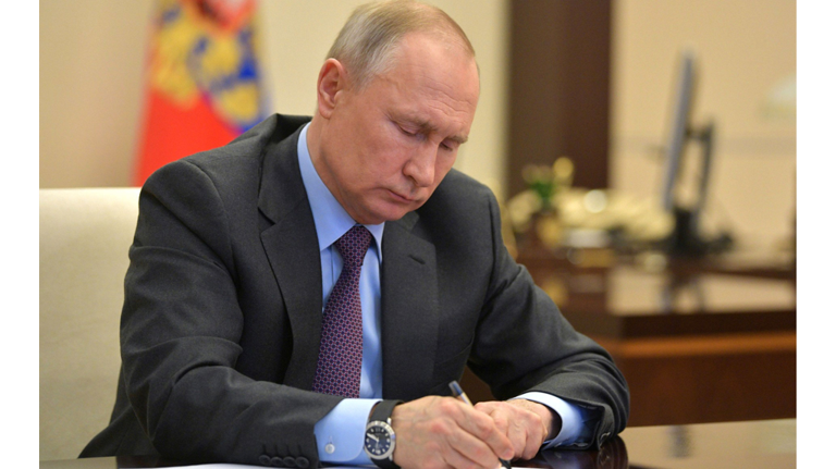 Президент наградил брянских железнодорожников за спасение людей во время теракта