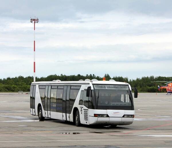 Международный аэропорт «Брянск» приобрел 2 перронных автобуса