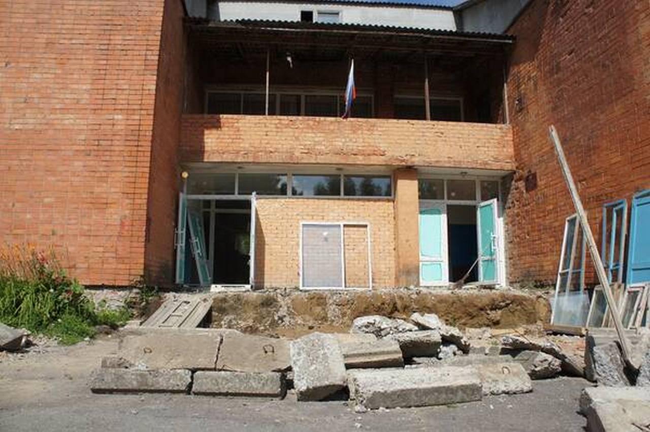В Жирятинском районе ремонтируют дом культуры