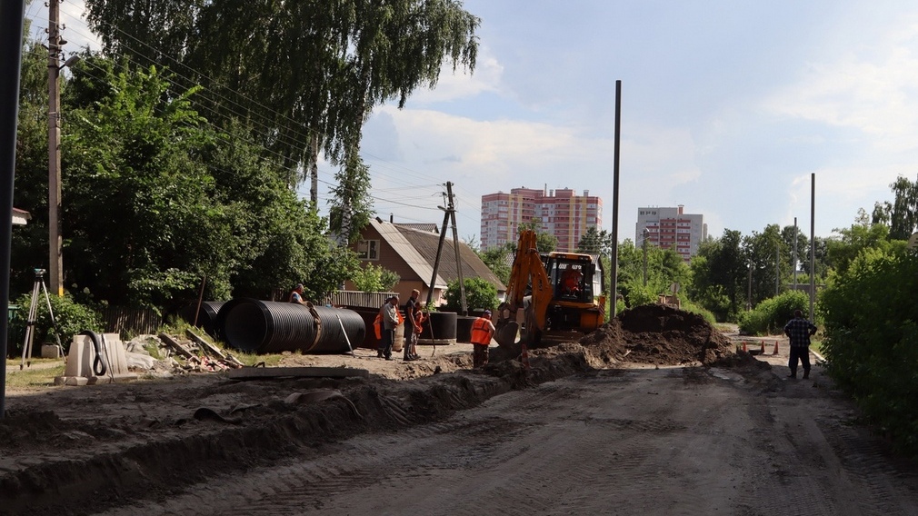 На улице Медведева в Брянске решат проблему водоотвода