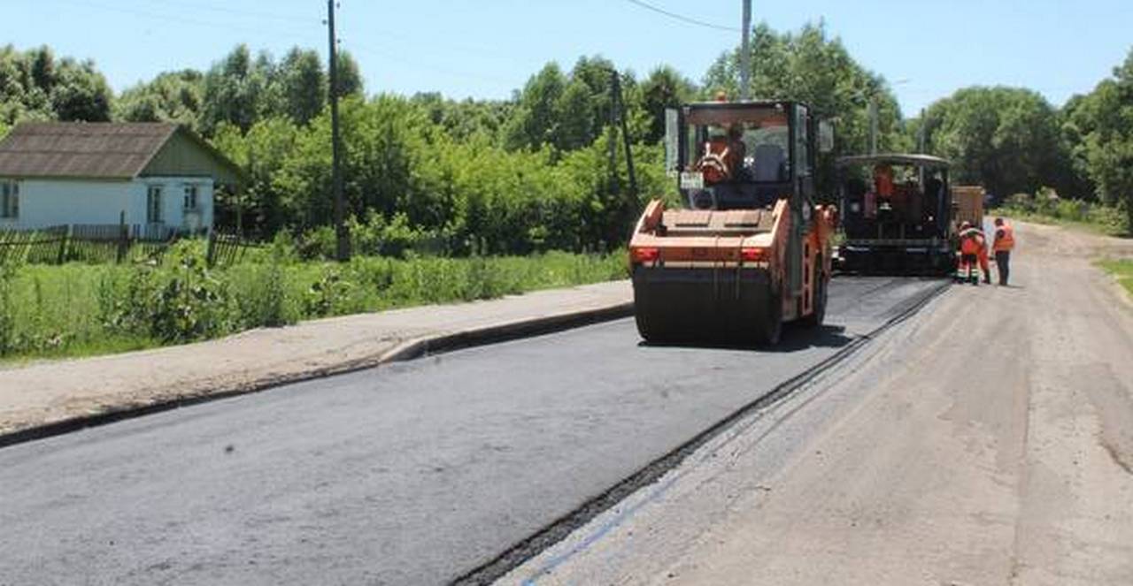 На Брянщине ремонтируют дорогу Комаричи-Севск