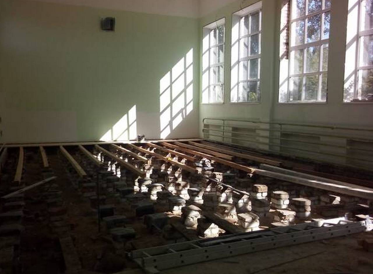 В Плавенской школе Климовского района идет ремонт спортивного зала