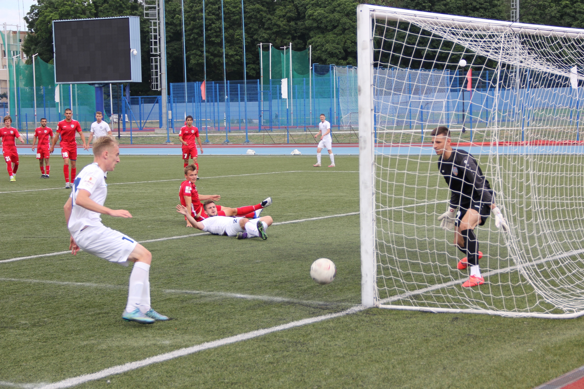 Брянское «Динамо» обыграло клуб «Луки-Энергия» со счетом 2:0