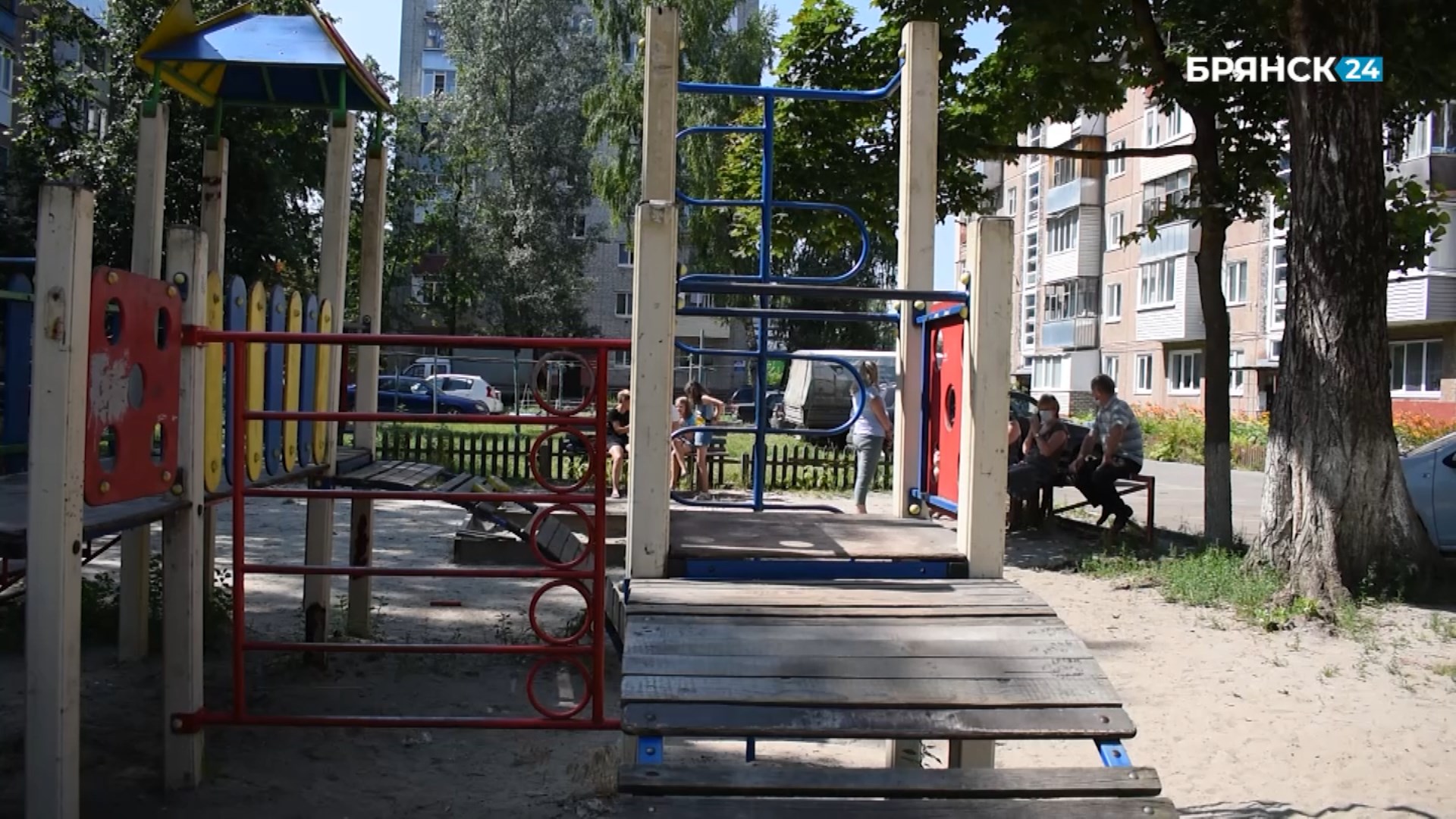 Жильцы дома №70 по улице Литейной в Брянске заждались обещанного ремонта двора