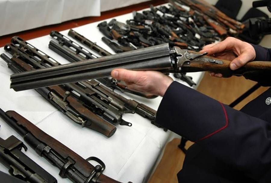 110 единиц оружия и более 2000 патронов изъяли у брянцев полицейские