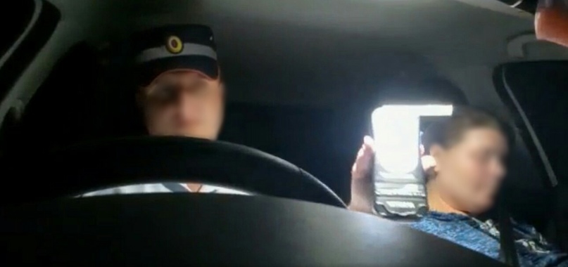 Брянские инспекторы отстранили пьяную автомобилистку от управления машиной