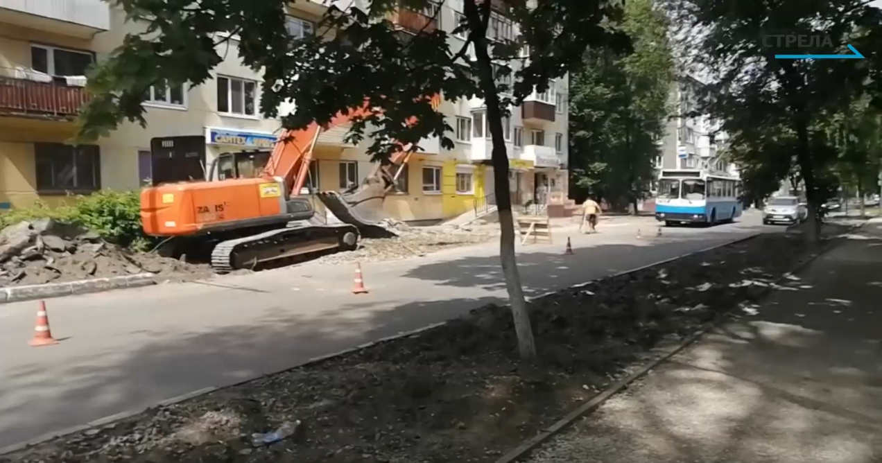 В Брянске продолжается капитальный ремонт улицы Димитрова