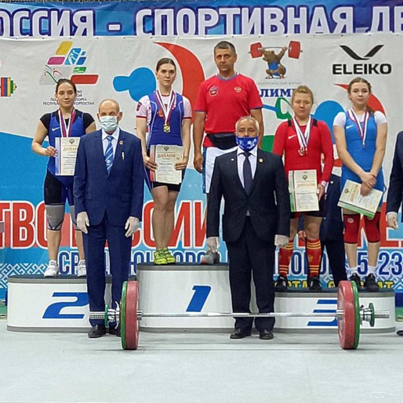 Брянские тяжелоатлетки завоевали 4 медали первенства страны