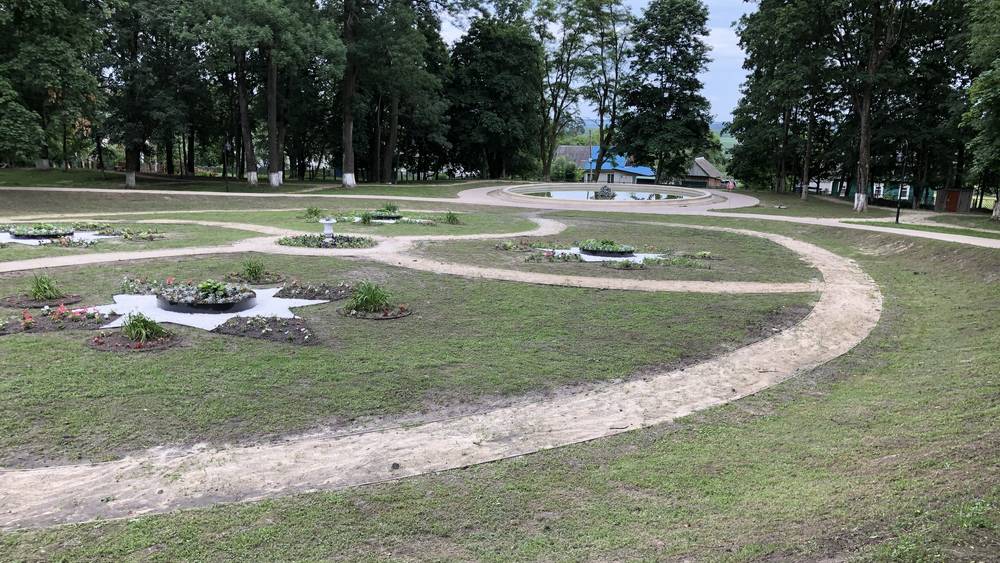 В Локте завершён первый этап реконструкции парка в усадьбе Михаила Романова