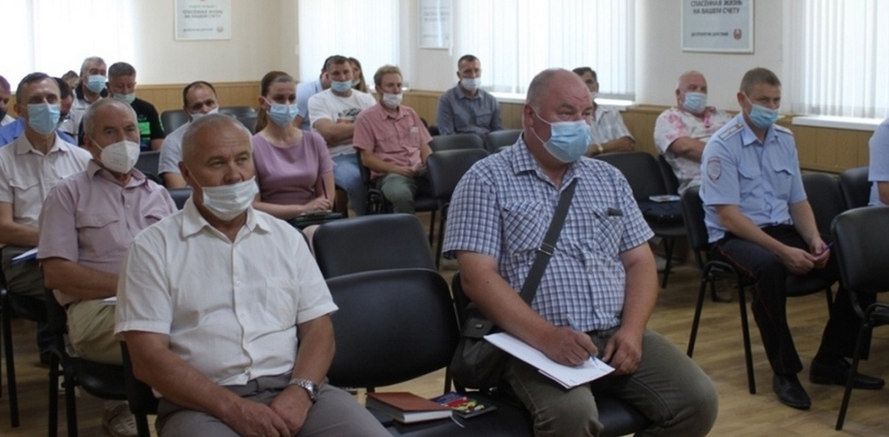 Руководители более 30 автошкол Брянской области приняли участие в рабочей встрече
