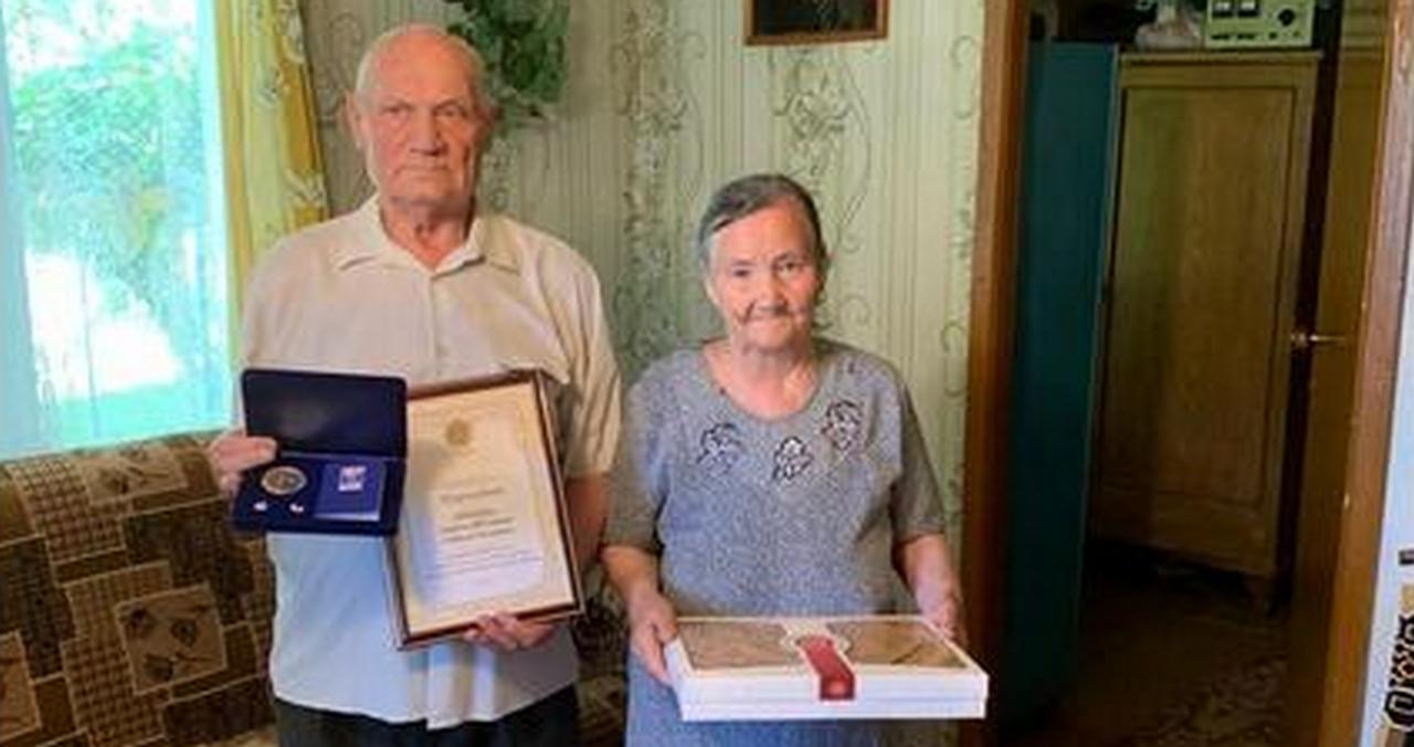 Брянские супруги Харченко отметили бриллиантовую свадьбу
