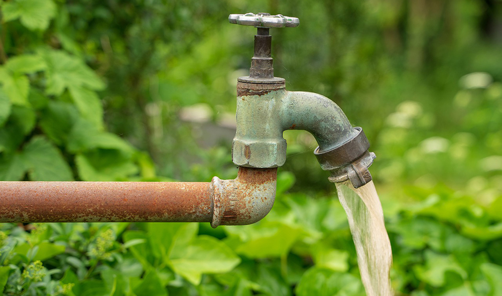 В нескольких деревнях Дятьковского района по программе «Чистая вода» обновили систему водоснабжения