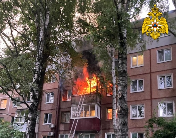 В Брянске на проспекте Ленина произошел сильный пожар: погибла женщина