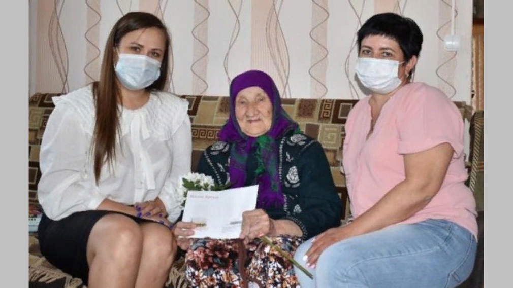 Жительница Клетнянского района Брянской области отметила свое 90-летие