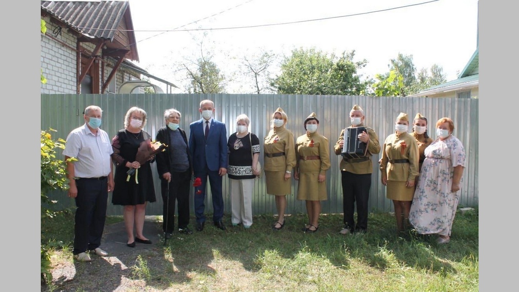 Замгубернатора Николай Щеглов посетил ветеранов Великой Отечественной войны в Карачевском районе