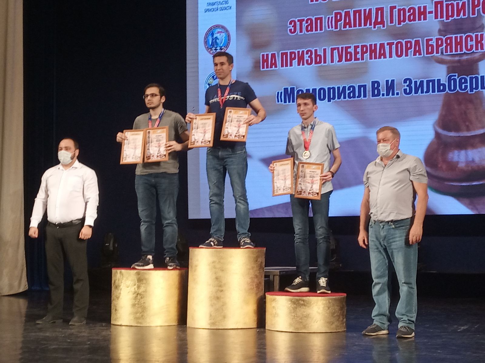Подведены итоги в категориях А и В Всероссийских соревнования по быстрым шахматам в Брянске