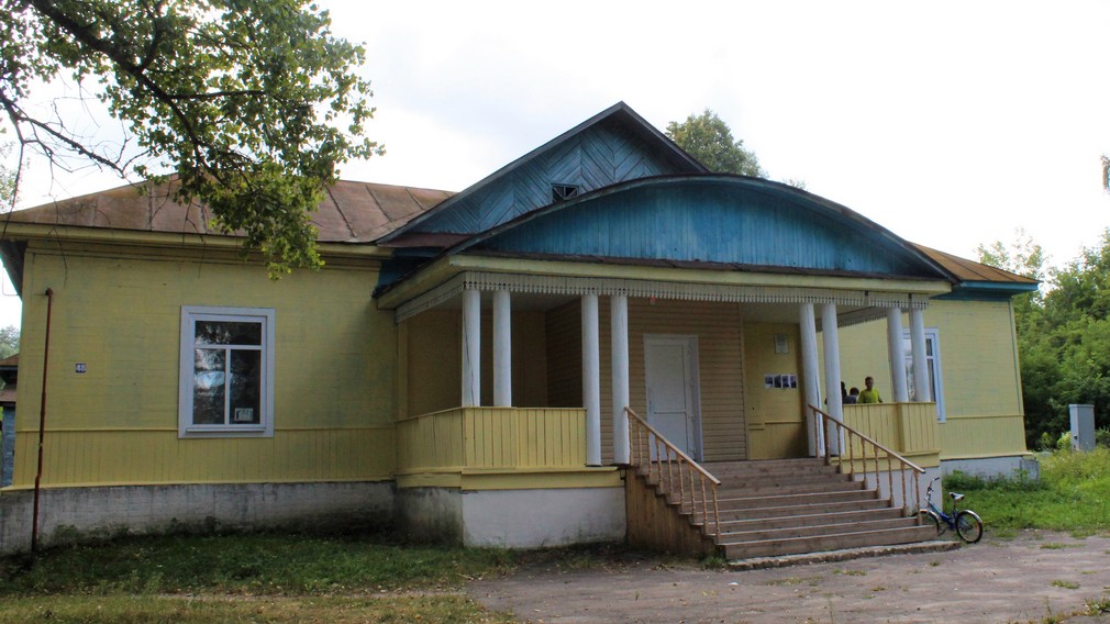 В селе Зерново Суземского района за счёт поселенческих денег отремонтировали клуб
