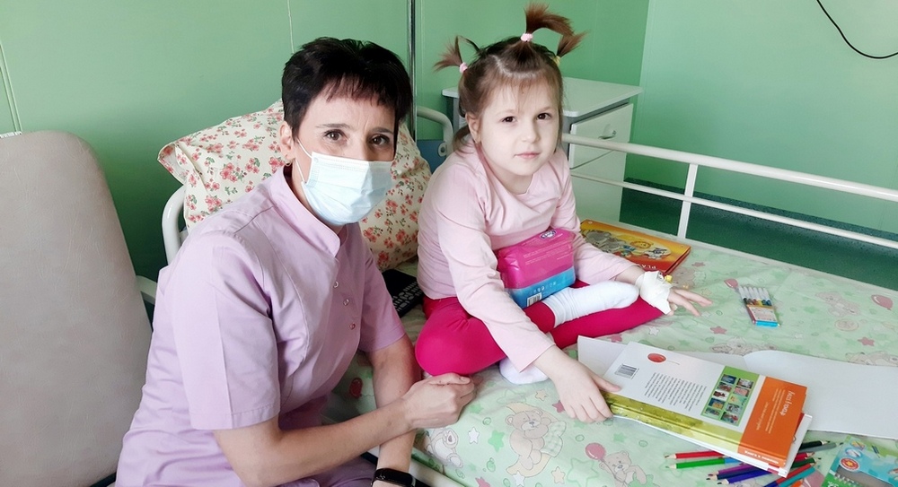 Фонд «Ванечка» оплатил для девочки из Клинцов два слуховых аппарата за 120 тысяч рублей