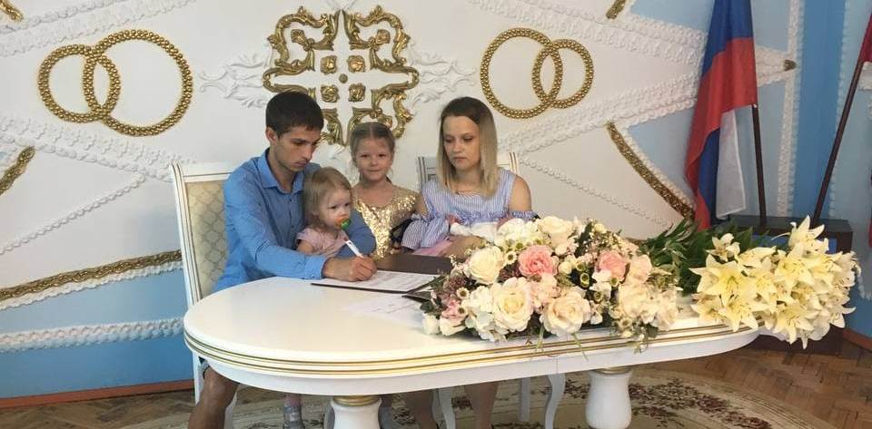В Карачевском районе на свет появился сотый малыш