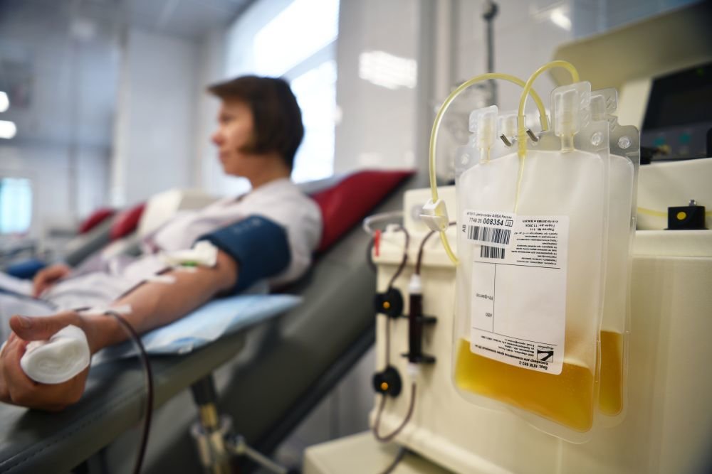 На станции переливания крови ждут брянцев для сдачи плазмы с антителами к COVID-19