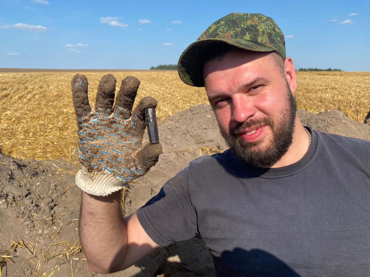 Брянские поисковики обнаружили останки красноармейца со смертным медальоном