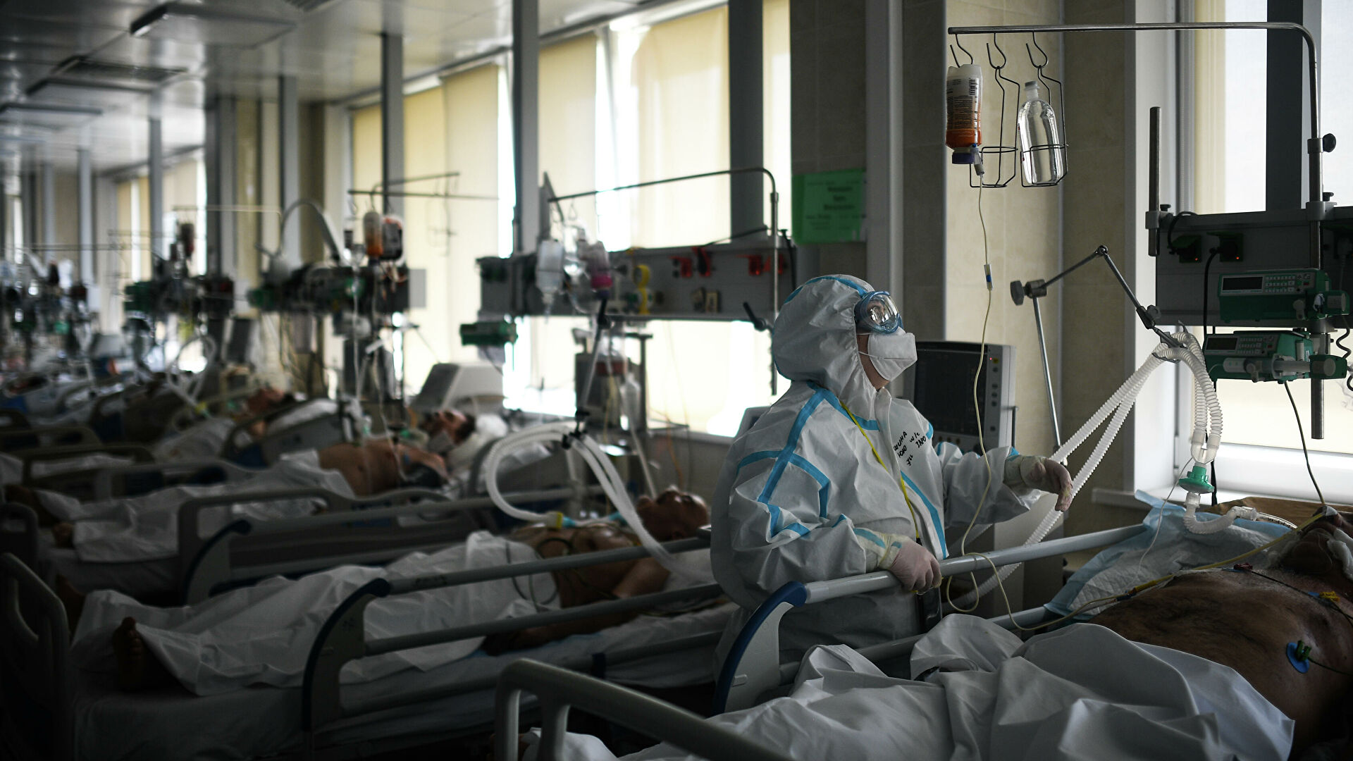 Врачи борются за жизнь 86 брянцев в реанимации ковидных госпиталей