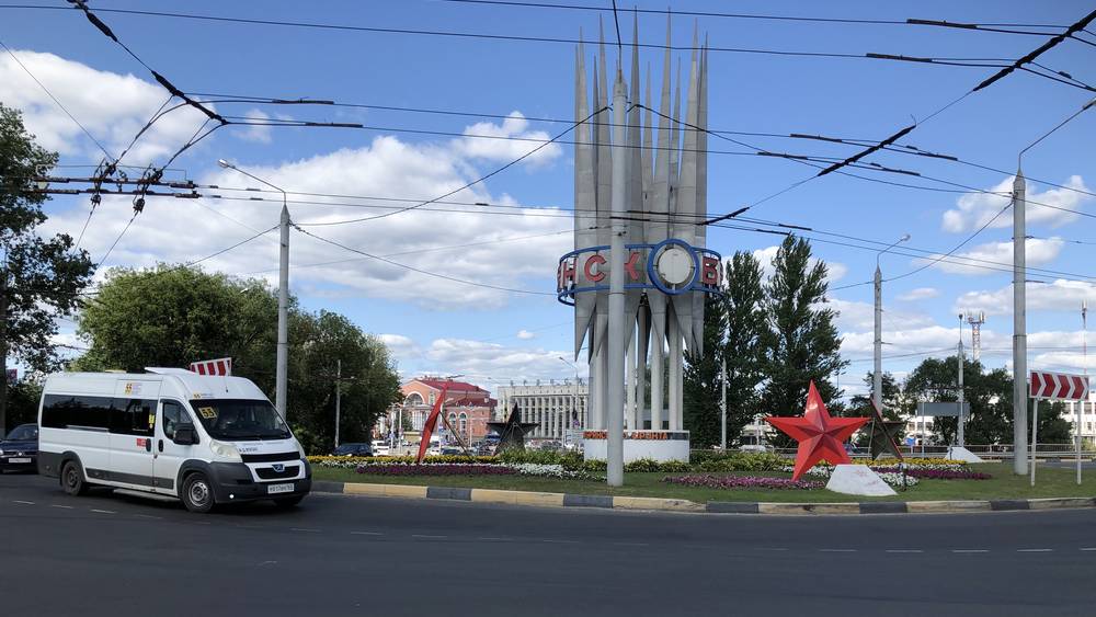В Брянске попросили установить светофор на новой дороге от вокзала к Metro