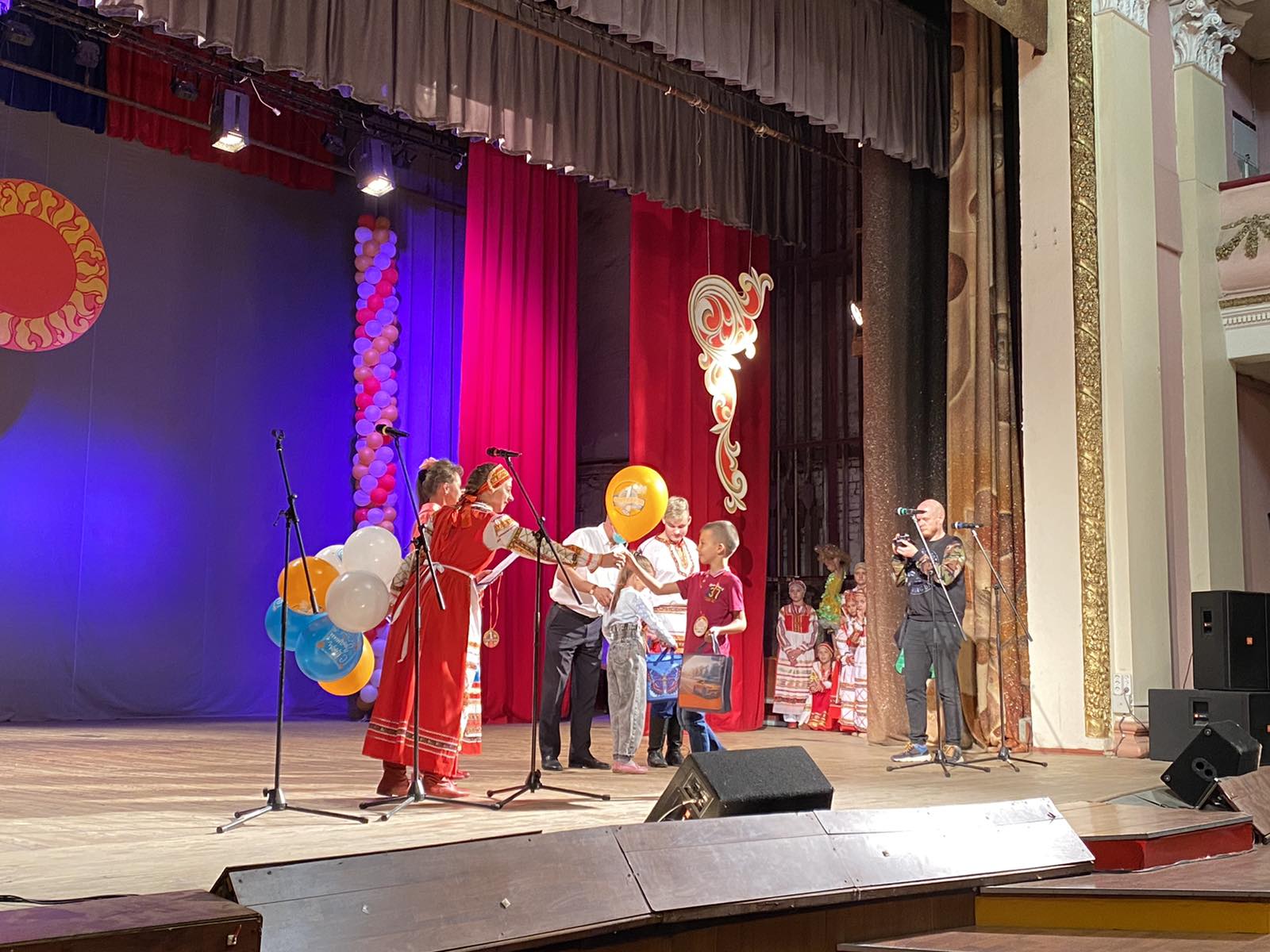 В Брянске продолжается ежегодная благотворительная акция «Город — детям»