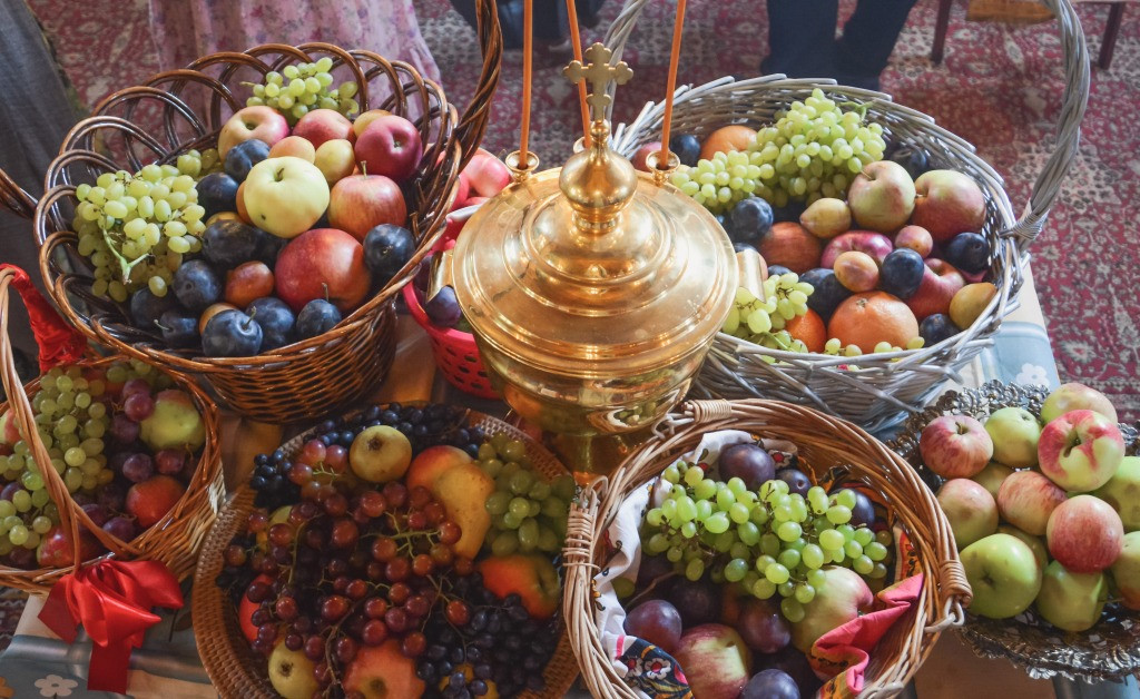 В карачевском селе Алымова совершен праздничный молебен и чин освящения плодов