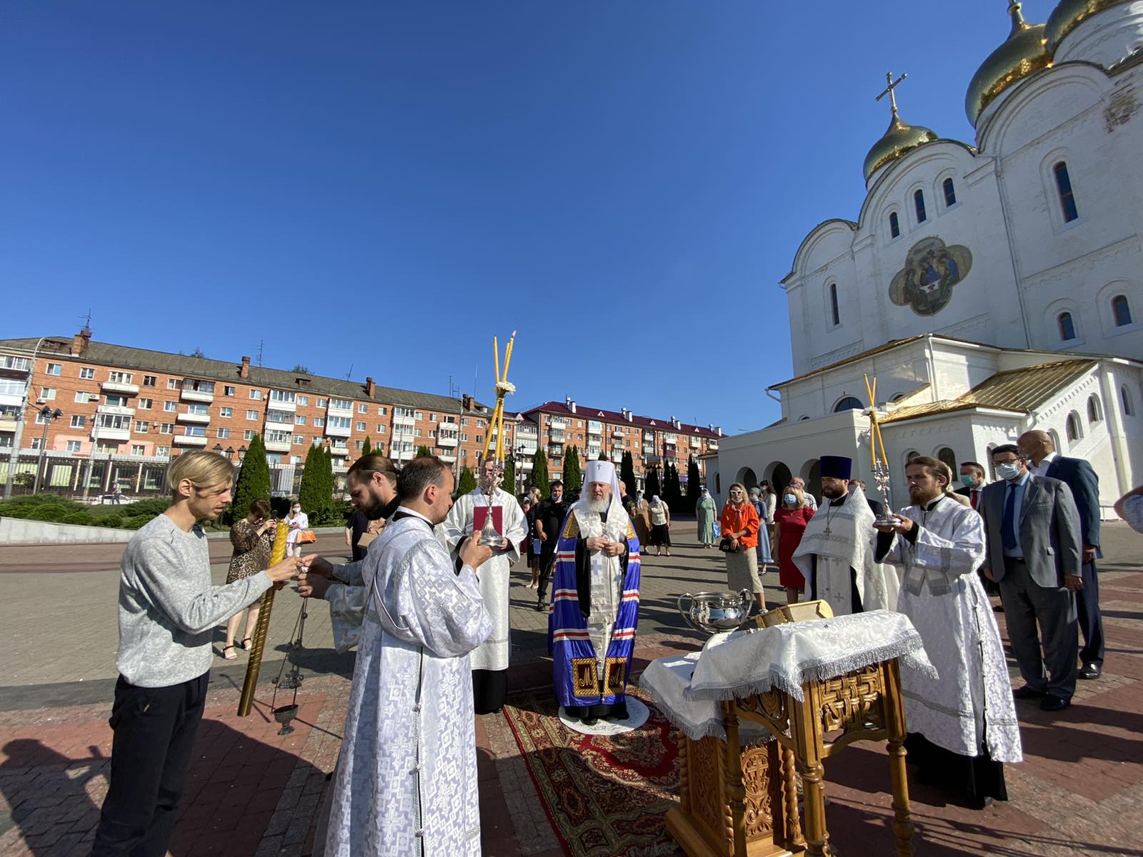 В Брянске в кафедральном соборе освятили бюст Александра Невского
