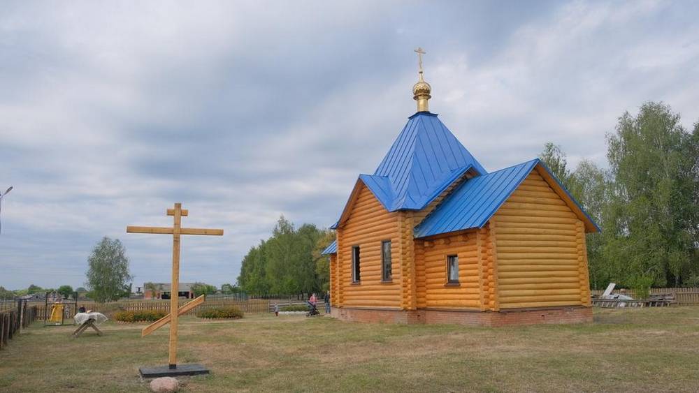 Брянский митрополит Александр освятил новый храм под Навлей