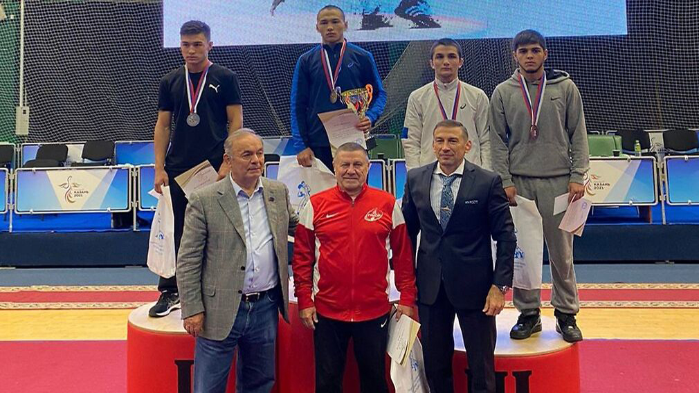 На всероссийском турнире в Казани брянский борец взял серебро