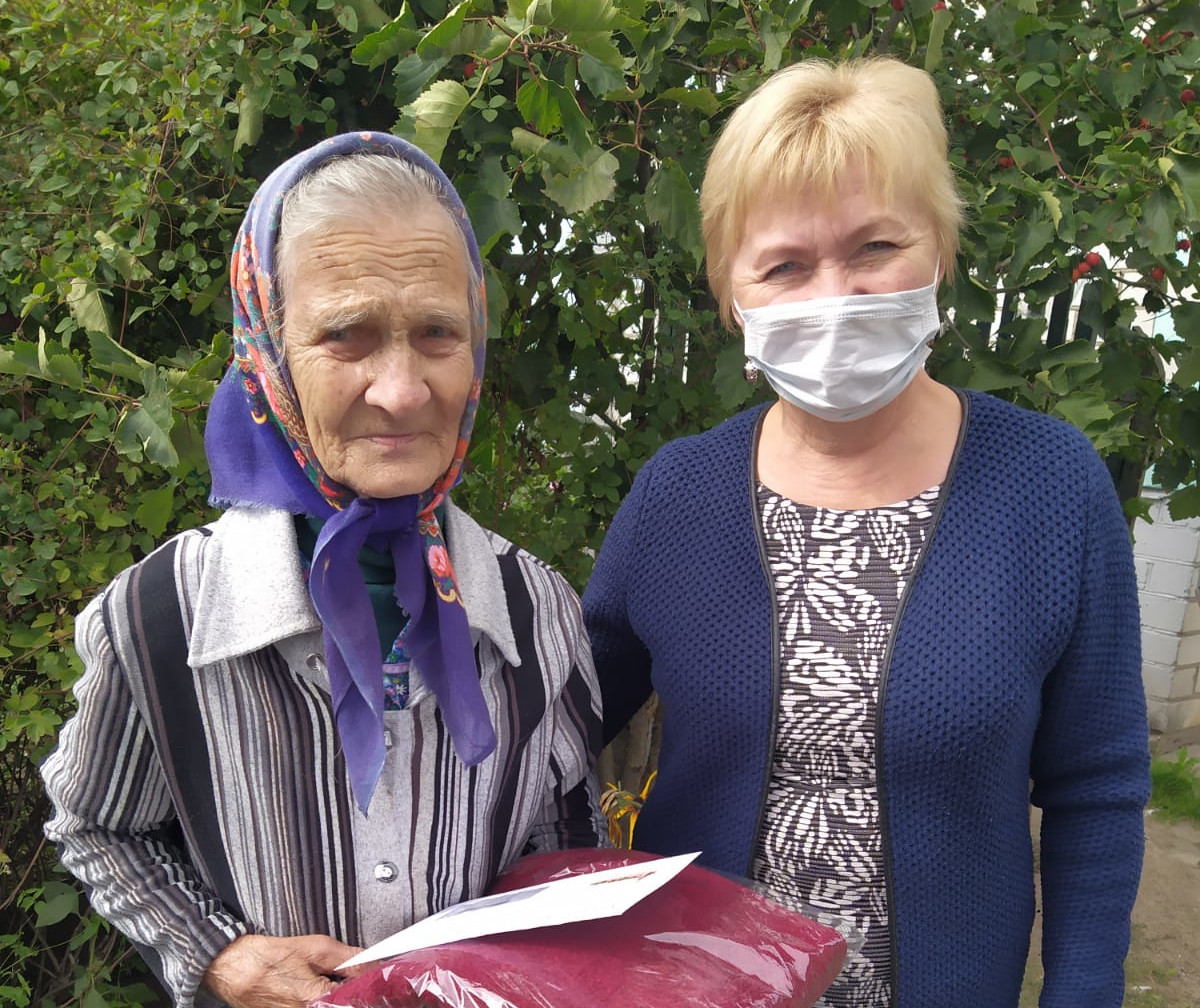 Жительница Навли Татьяна Таранина отметила 90-летний юбилей