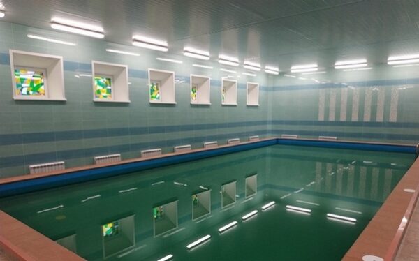 В школе №66 Брянска начал работать отремонтированный бассейн