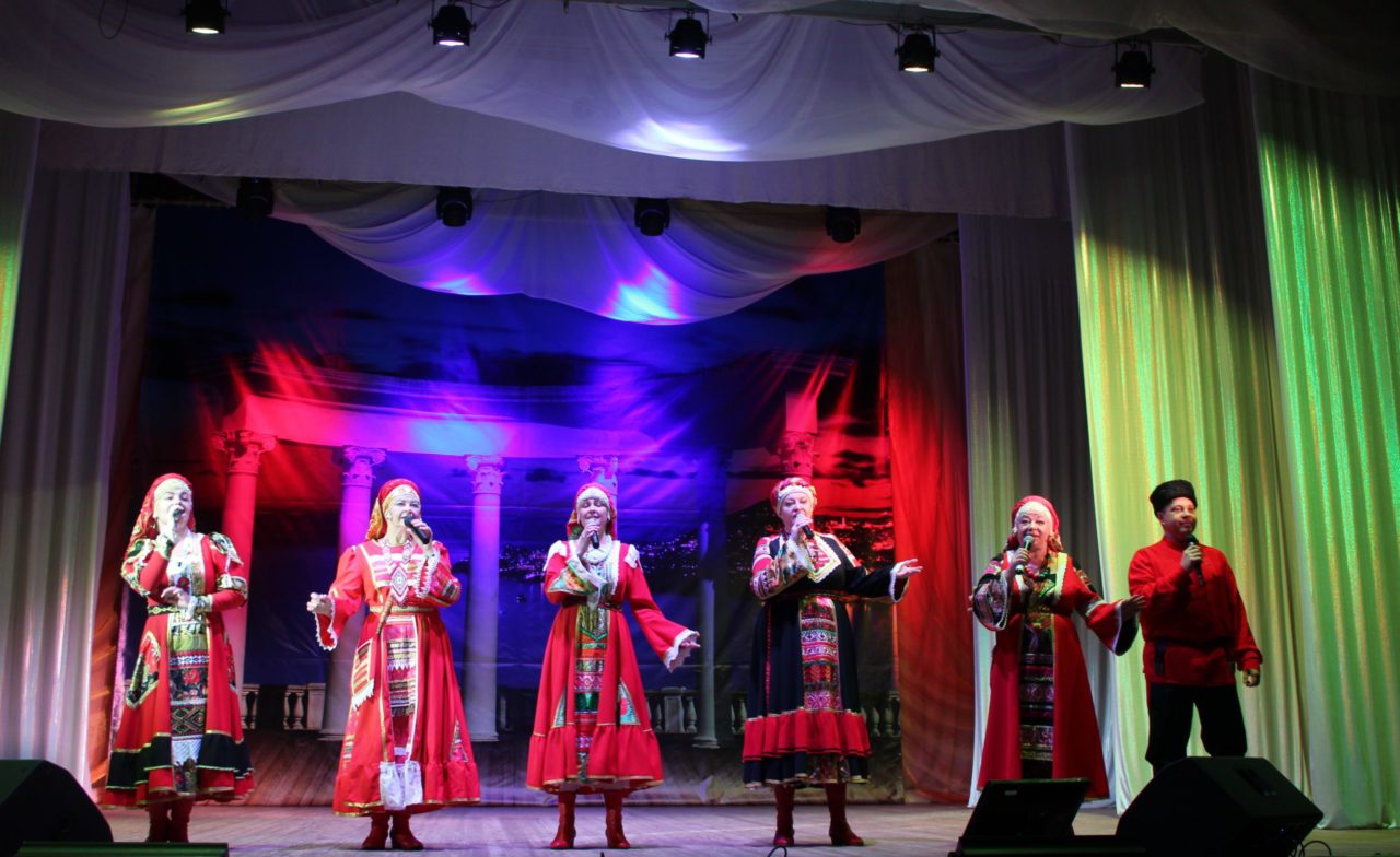 В Брянске во Дворцах и Домах культуры прошли праздничные концерты