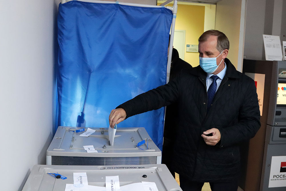 Мэр Брянска Александр Макаров проголосовал на выборах депутатов Госдумы