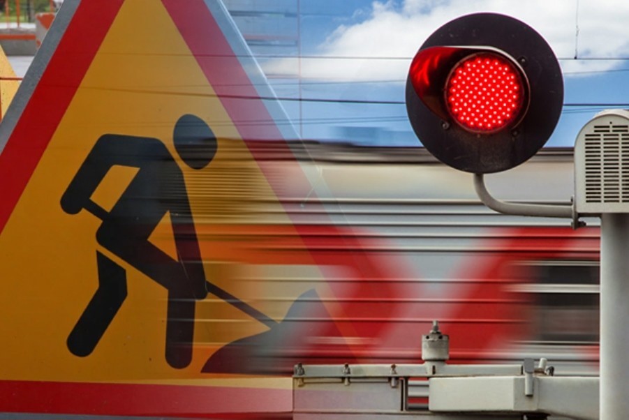 Железнодорожный переезд в Навле закроют для проезда