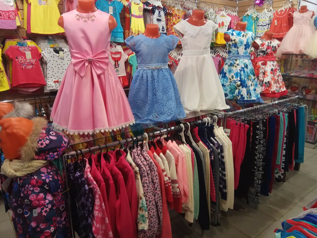 В Жуковке магазин торговал контрафактными детскими платьями