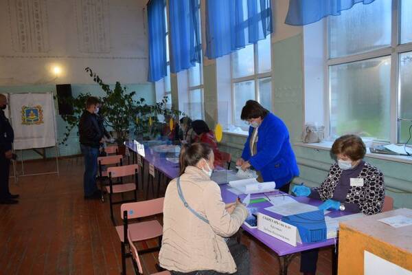 В Брянске на избирательном участке коммунисты повздорили с руководителем фонда помощи детям