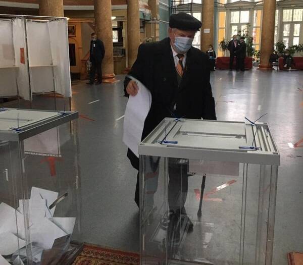 Брянский ветеран Владимир Шевелев проголосовал на выборах в Госдуму