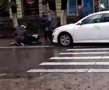 В Брянске в ДТП на улице Куйбышева автоледи сломала бедро 69-летней пенсионерке