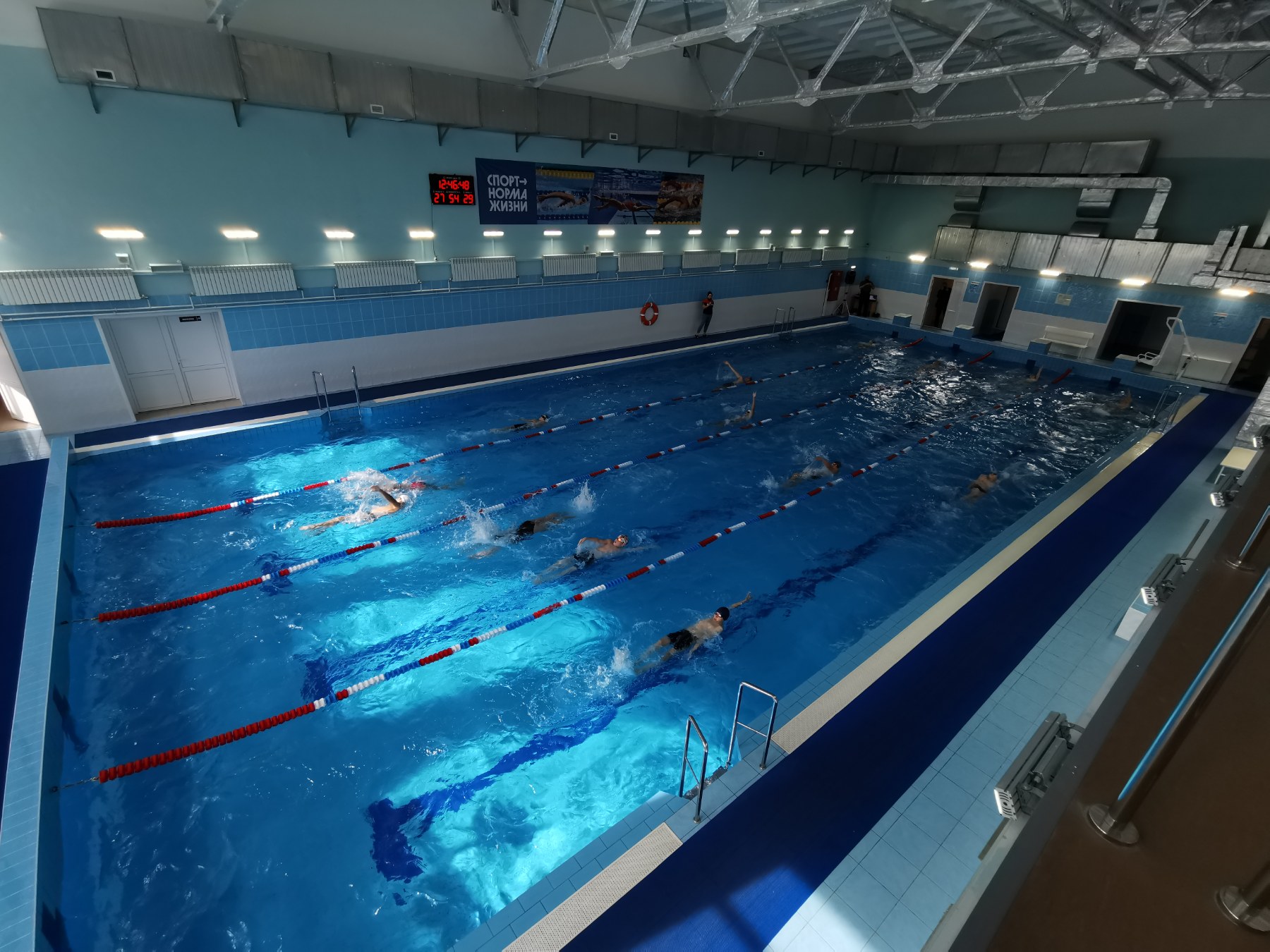 В спортивном комплексе в Жуковке торжественно открыли бассейн
