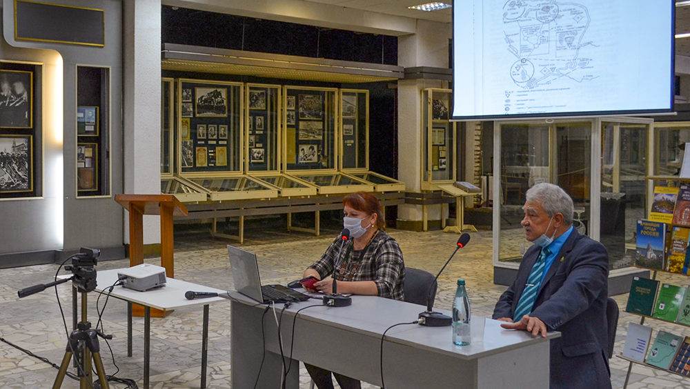 В краеведческом музее Брянска историк рассказал о своей работе и находках