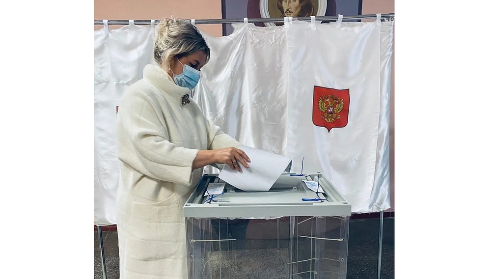 В Брянске проголосовала детский омбудсмен Инна Мухина