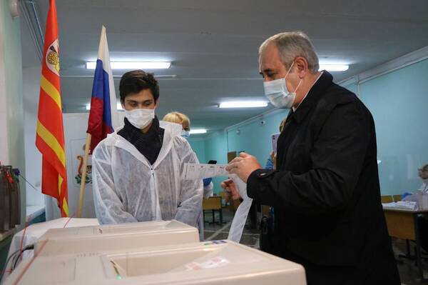 На выборах проголосовала региональная «тройка» Единой России