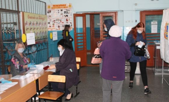 Жители Стародуба активно посещают избирательные участки