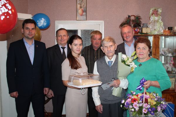 В брянском поселке Суземка ветеран войны отметил 100-летний юбилей